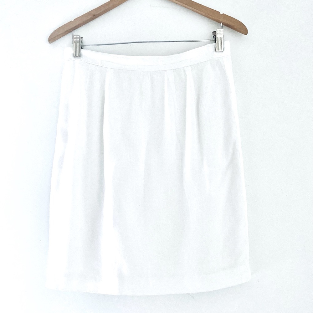 White lined, short pencil skirt. Size 10